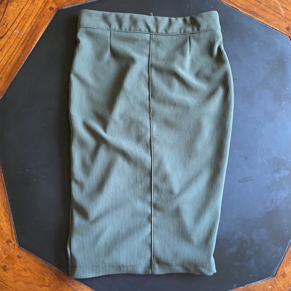 Charlotte Russe Army Green Front Zip Pencil Skirt - Picture 4 of 4